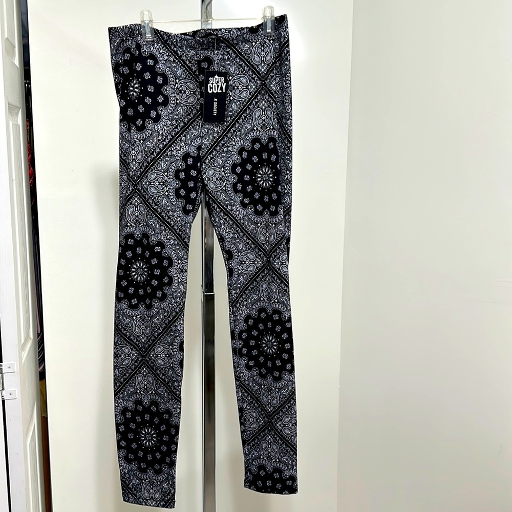 On sale! 2 pair NWT Streetwear Society Large leggings. buy one and get one free!